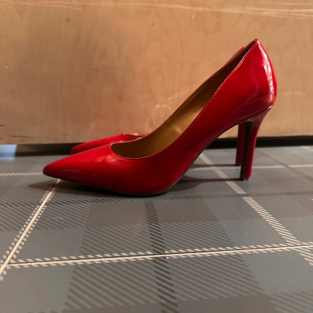 Jessica Simpson Nettles Red Patent Heels - Picture 7 of 10